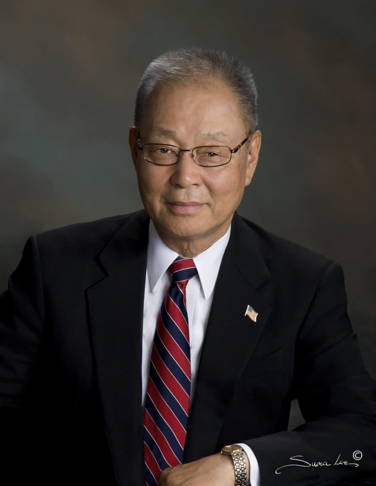 Intak Lee